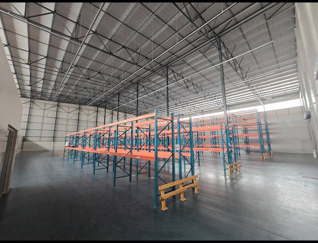 3,234M² WAREHOUSE FOR SALE IN COSMO BUSINESS PARK